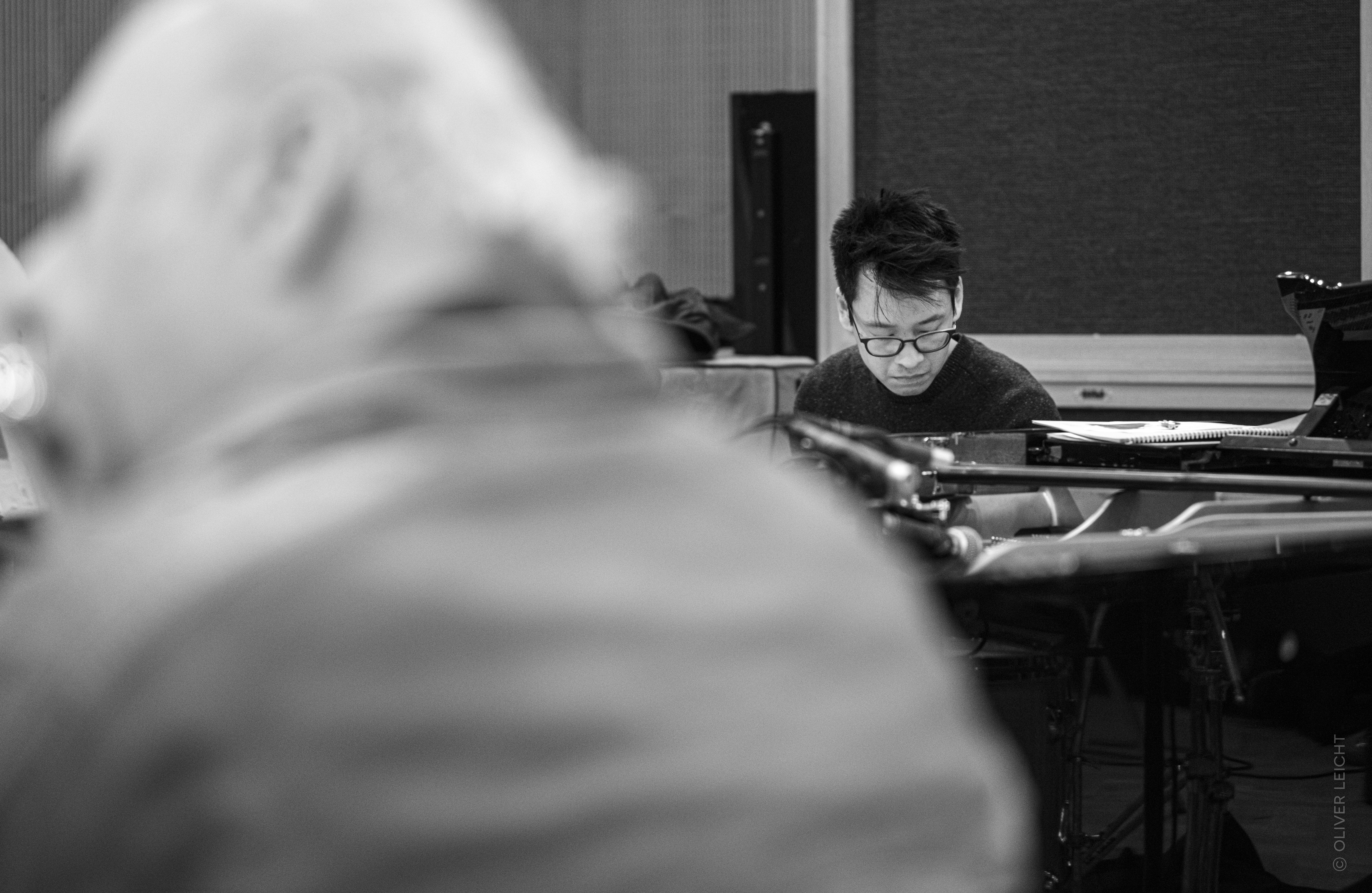 Jerry Lu rehearsing with the HR Big Band and Pekka Kuusisto